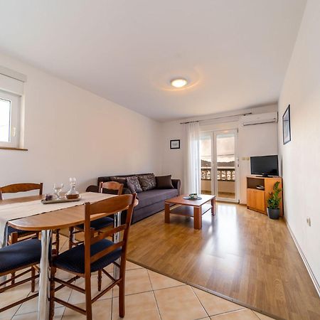 Apartmani Devcic Palit Exteriör bild