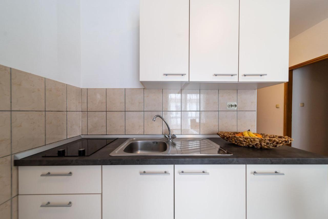 Apartmani Devcic Palit Exteriör bild