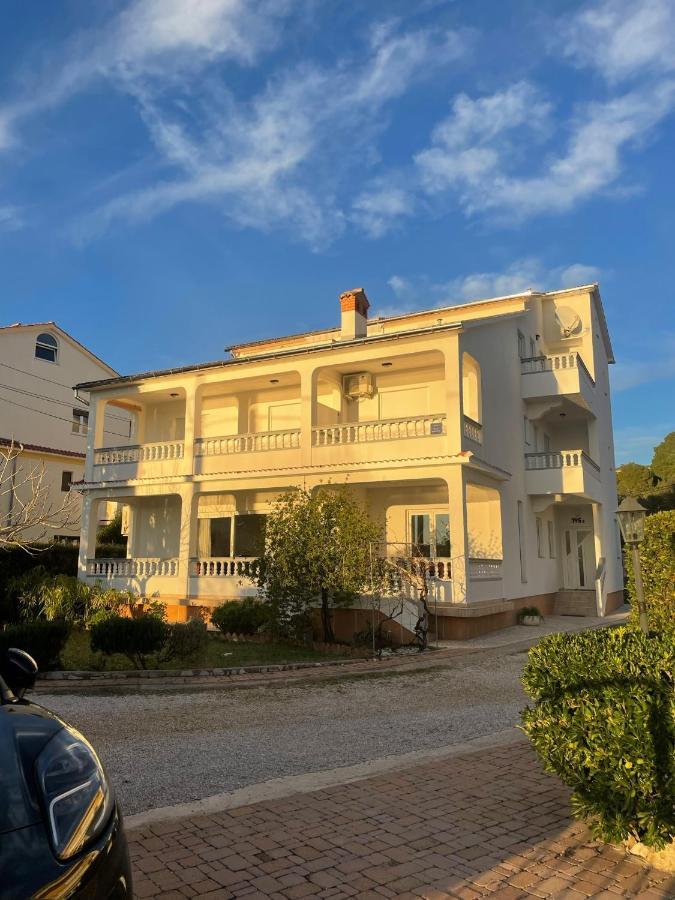 Apartmani Devcic Palit Exteriör bild